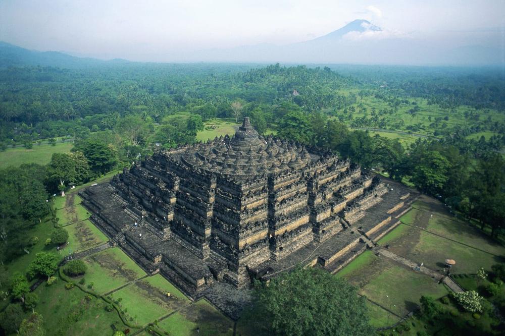 Bell-shaped stone stupas on the round upper terraces at Borobudur Bell-shaped stone stupas on the round upper terraces at Borobudur